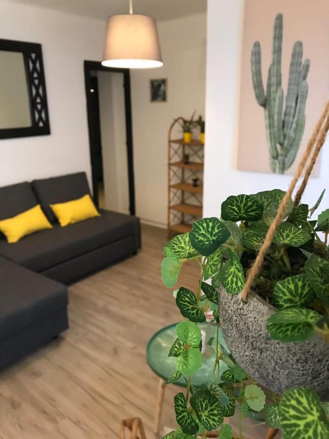 Cactus 2 Bedroom Apartment On Calle San Miguel Minutes From The Beach By Namaste Elite Torremolinos Bagian luar foto